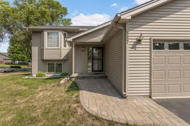 827 114th Avenue NE, Blaine, MN 55434