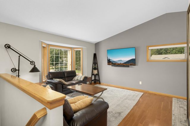 827 114th Avenue NE, Blaine, MN 55434