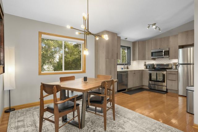 827 114th Avenue NE, Blaine, MN 55434