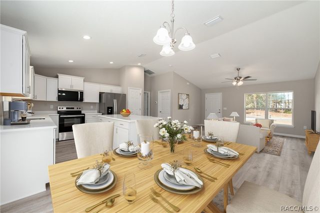 10586 N Spaulding Drive, Dunnellon, FL 34434