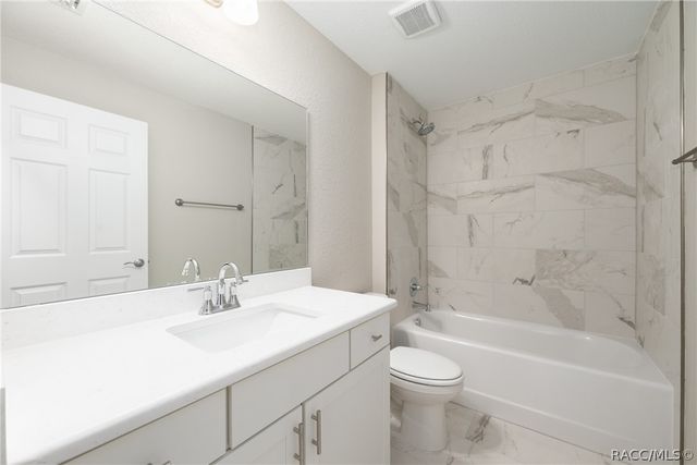 10586 N Spaulding Drive, Dunnellon, FL 34434