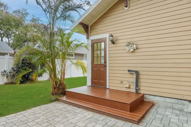 4102 N CENTRAL AVENUE, Tampa, FL 33603