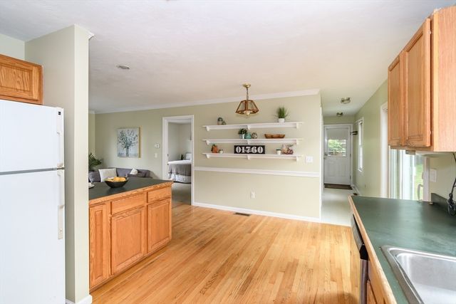 16 Willow St 16, Natick, MA 01760