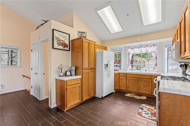 1285 Yukon Drive, Lake Arrowhead, CA 92352