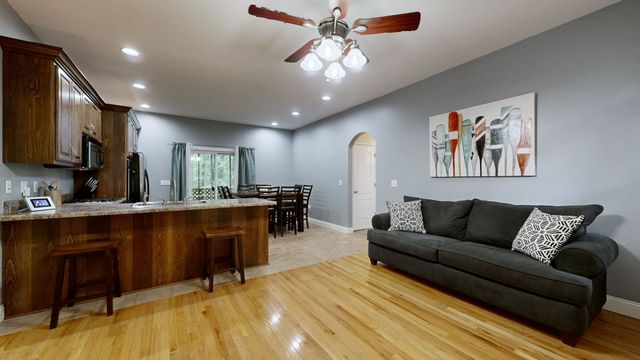 44 Rocky Hollow Dr, Winchester, TN 37398