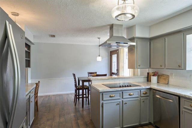 17022 Hill View Lane, Spring, TX 77379