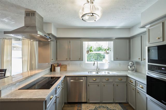 17022 Hill View Lane, Spring, TX 77379