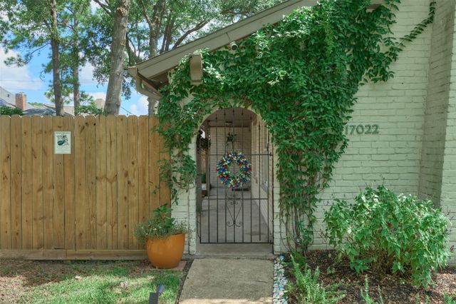 17022 Hill View Lane, Spring, TX 77379