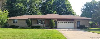 18534 Hollie Drive, Macomb, MI 48044