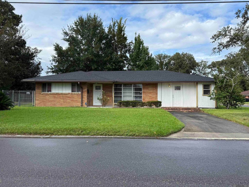 4683 St Charles St, Baton Rouge, LA 70805