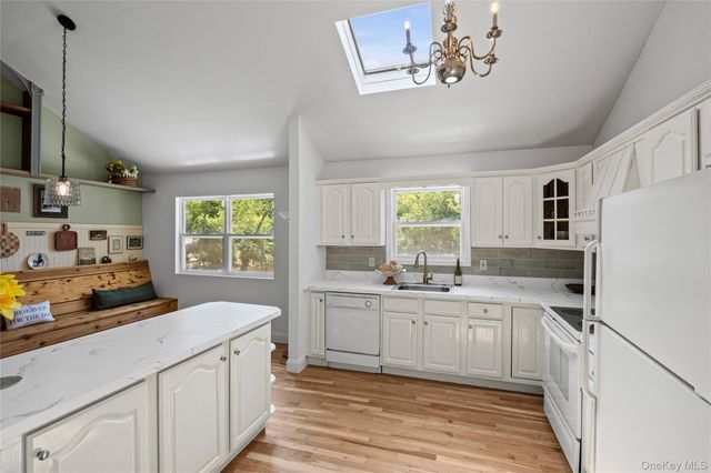 22 Bellhaven Road, Bellport, NY 11713