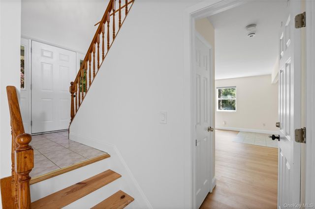 22 Bellhaven Road, Bellport, NY 11713