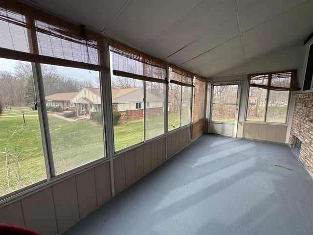 25225 Potomac Drive 8, South Lyon, MI 48178