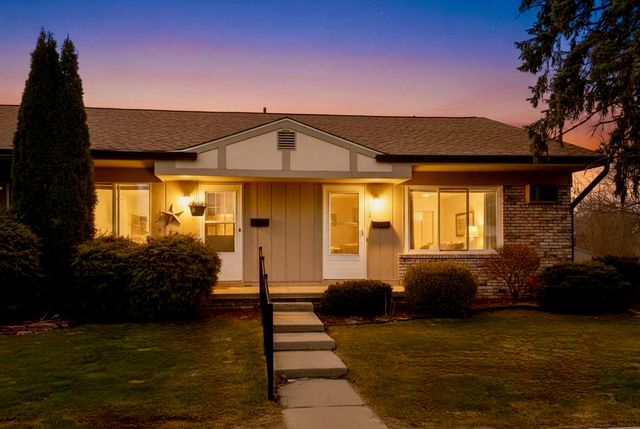 25225 Potomac Drive 8, South Lyon, MI 48178