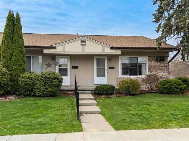 25225 Potomac Drive 8, South Lyon, MI 48178