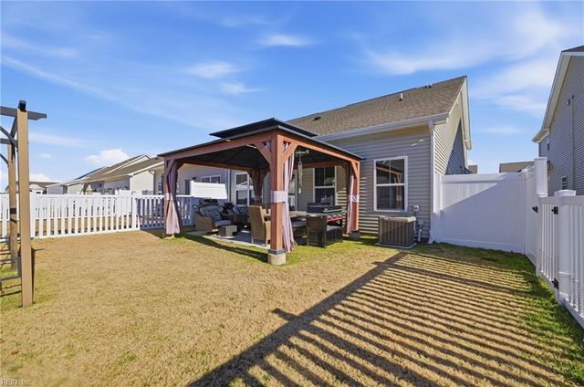 360 Sycamore WALK, Smithfield, VA 23430