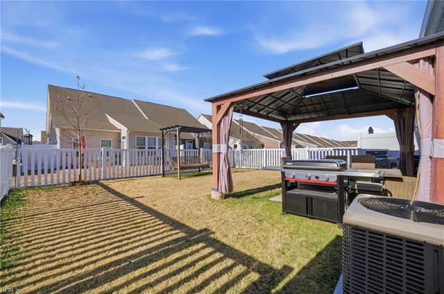 360 Sycamore WALK, Smithfield, VA 23430