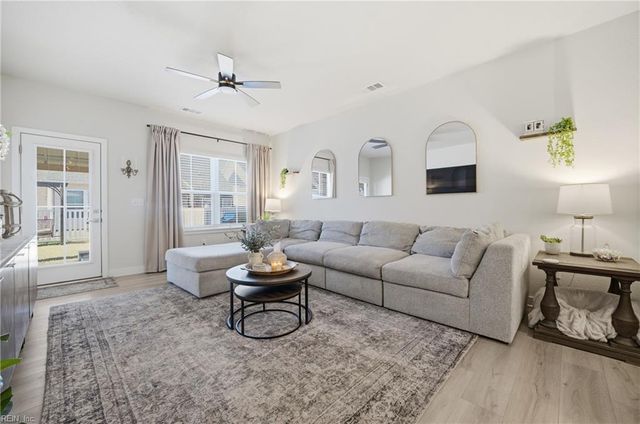 360 Sycamore WALK, Smithfield, VA 23430