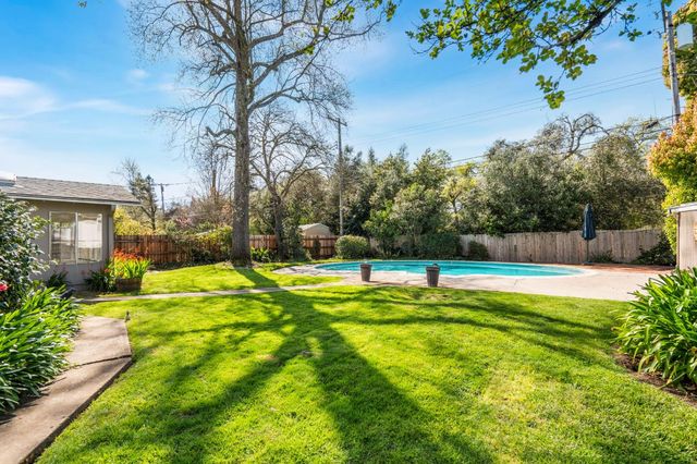 2517 El Vita Way, Carmichael, CA 95608