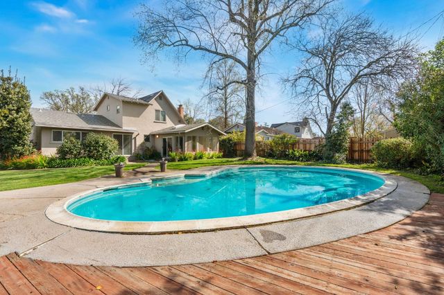 2517 El Vita Way, Carmichael, CA 95608