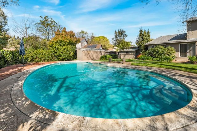 2517 El Vita Way, Carmichael, CA 95608