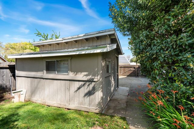 2517 El Vita Way, Carmichael, CA 95608