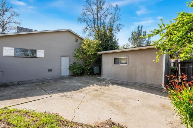 2517 El Vita Way, Carmichael, CA 95608