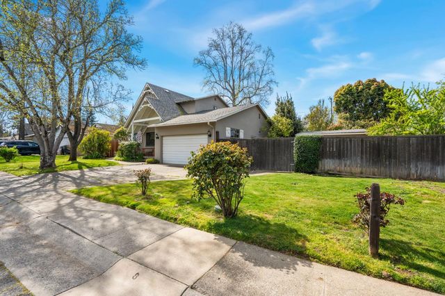 2517 El Vita Way, Carmichael, CA 95608