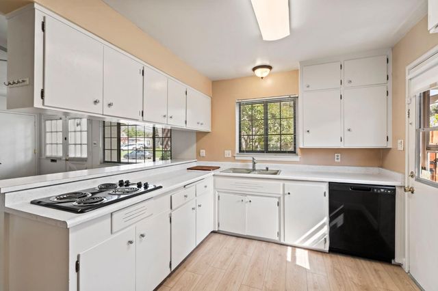 2517 El Vita Way, Carmichael, CA 95608