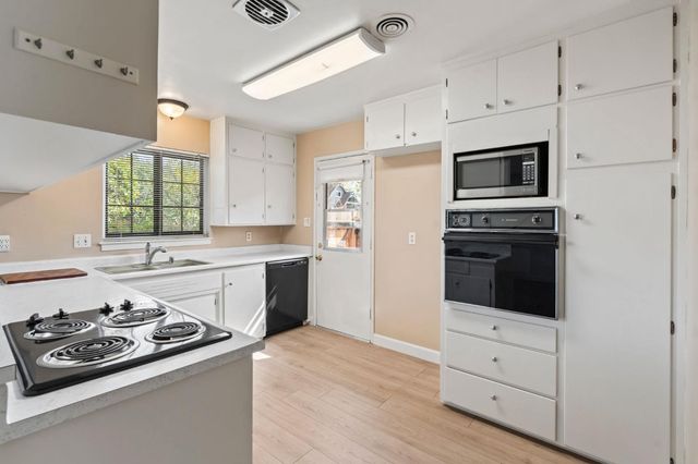 2517 El Vita Way, Carmichael, CA 95608