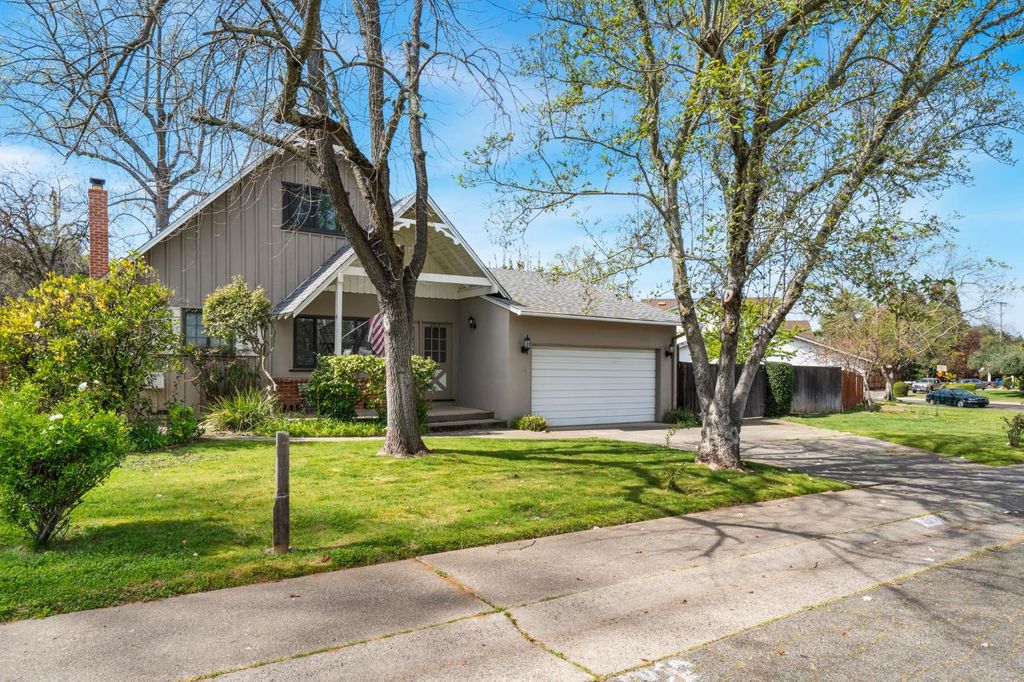 2517 El Vita Way, Carmichael, CA 95608