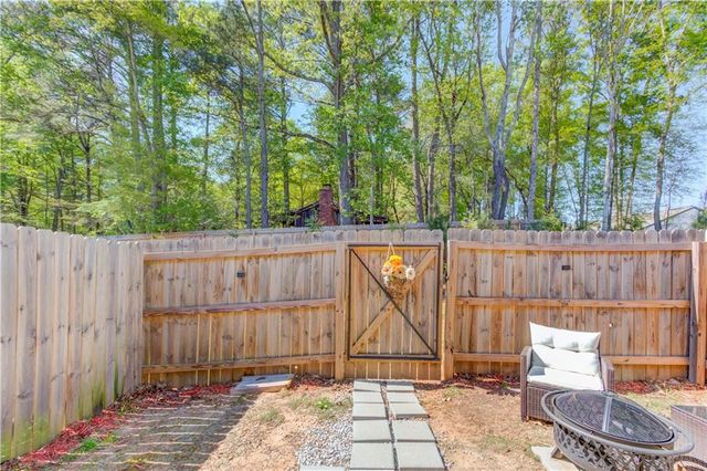 39 Auburn Valley Way, Auburn, GA 30011