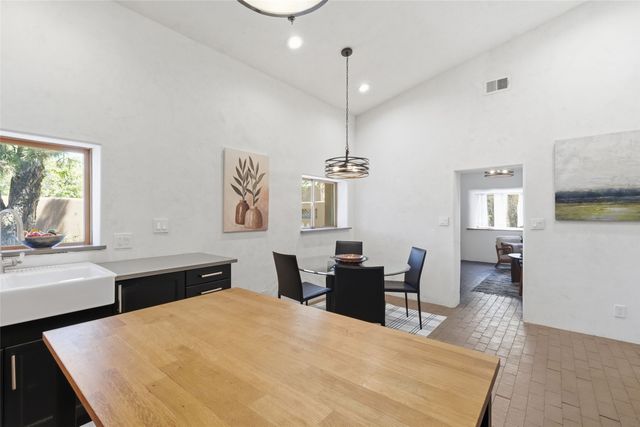 814 Dunlap Street, Santa Fe, NM 87501