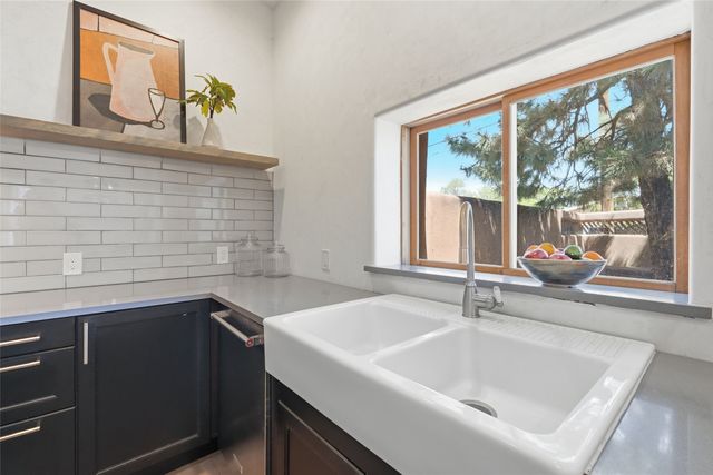 814 Dunlap Street, Santa Fe, NM 87501