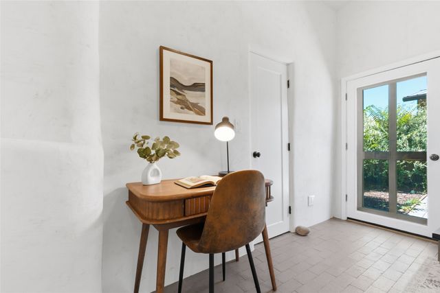 814 Dunlap Street, Santa Fe, NM 87501