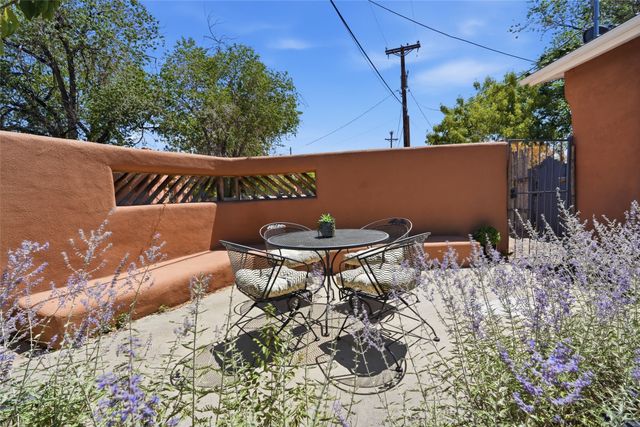814 Dunlap Street, Santa Fe, NM 87501