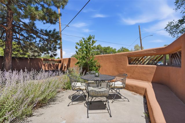 814 Dunlap Street, Santa Fe, NM 87501