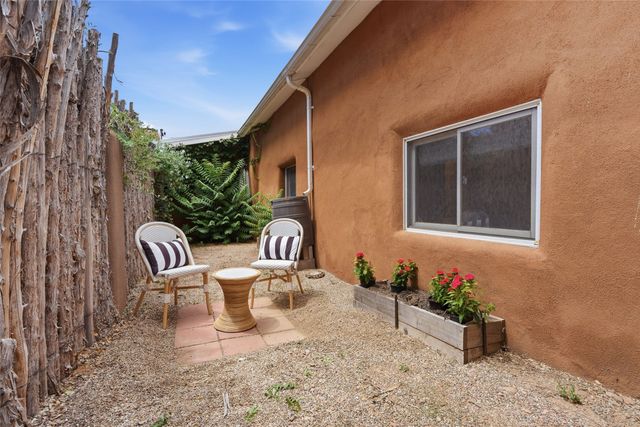 814 Dunlap Street, Santa Fe, NM 87501