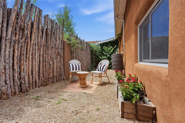 814 Dunlap Street, Santa Fe, NM 87501