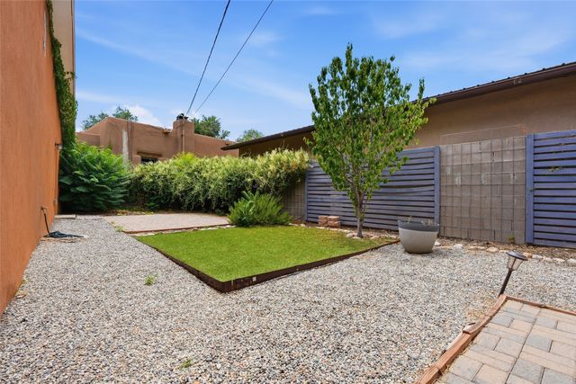 814 Dunlap Street, Santa Fe, NM 87501