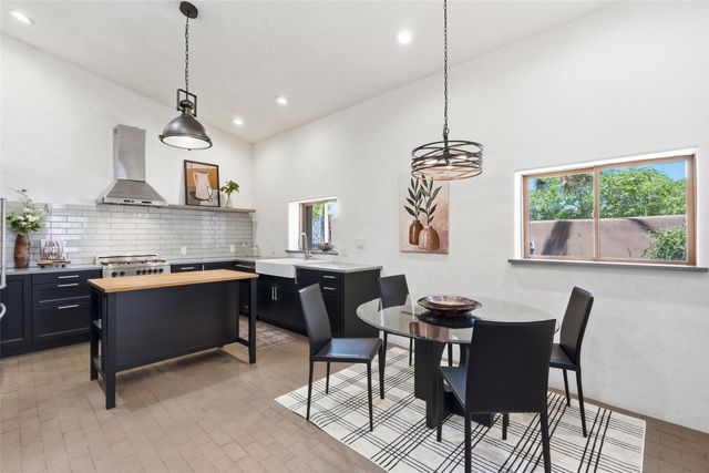 814 Dunlap Street, Santa Fe, NM 87501