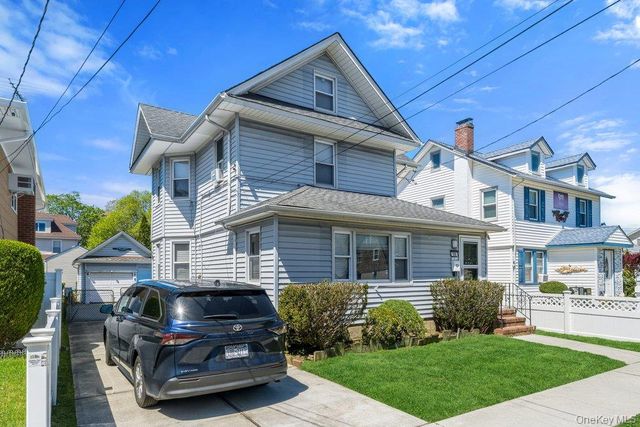 100 Spruce Street, West Hempstead, NY 11552