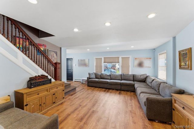100 Spruce Street, West Hempstead, NY 11552