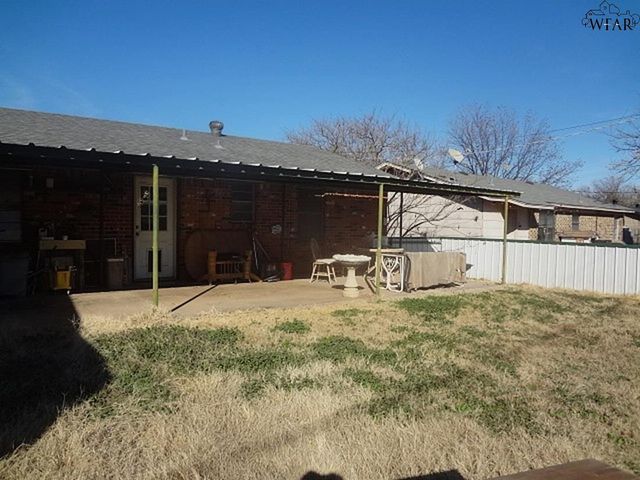 1305 WESTRIDGE LANE, Iowa Park, TX 76367