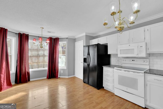 5073 Farm Valley Drive NE, Woodstock, GA 30188