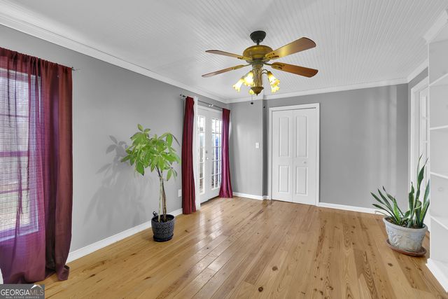 5073 Farm Valley Drive NE, Woodstock, GA 30188