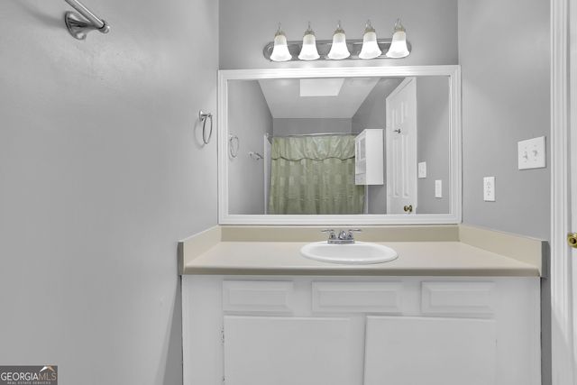 5073 Farm Valley Drive NE, Woodstock, GA 30188