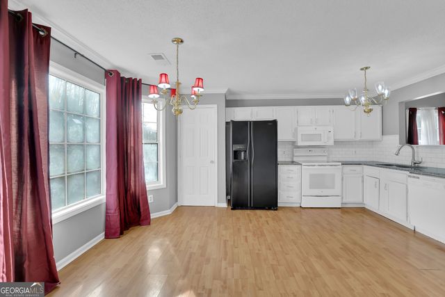 5073 Farm Valley Drive NE, Woodstock, GA 30188