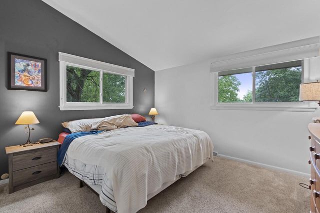 609 Downing DRIVE, Waukesha, WI 53186