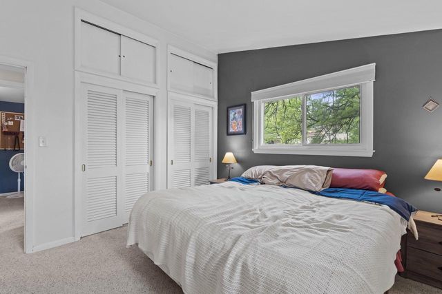 609 Downing DRIVE, Waukesha, WI 53186
